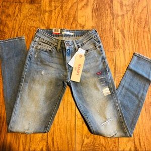 NWT LEVIS JEANS